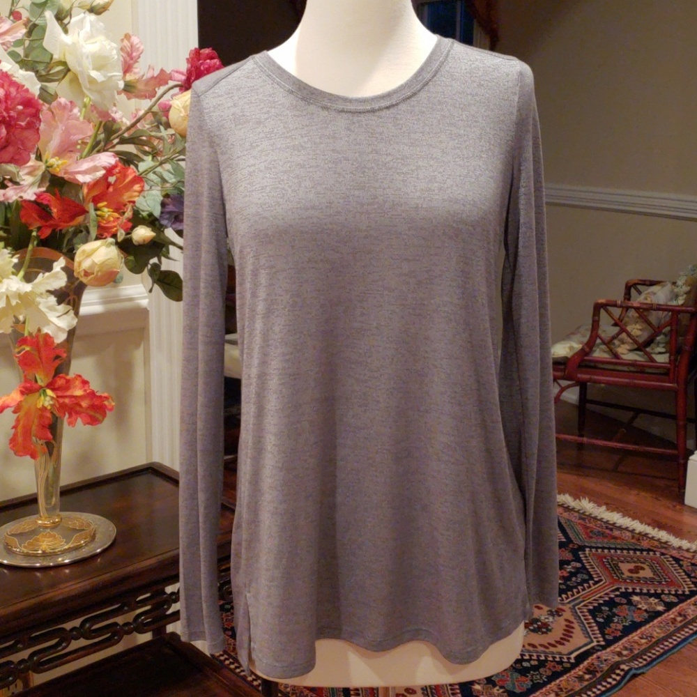Vince Gray/Silver Metallic Long Sleeve XS EUC - Picture 1 of 3